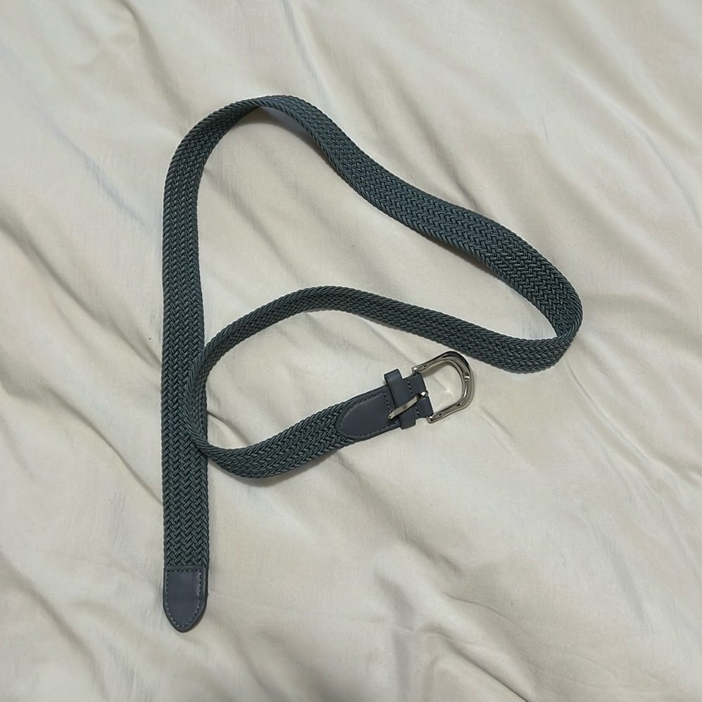 Gray belt.